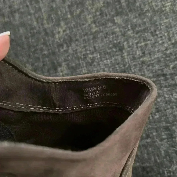 Size 8.5 Brown Suede Report back zipper ankle booties - Picture 5 of 8